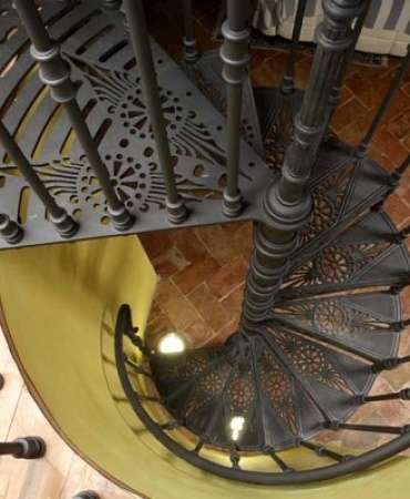 Лестницы от компании OMAN станут воплощением изящества в вашем доме